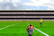 Motosiklet-kous-jwet-sou-yon-teren-football